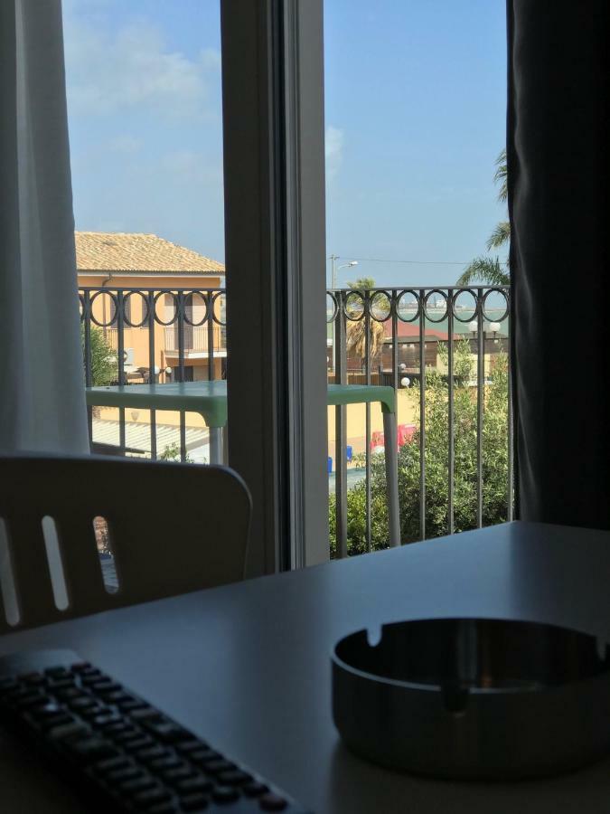 Andrea Case Vacanze L'Ancora 恩佩多克莱港 外观 照片